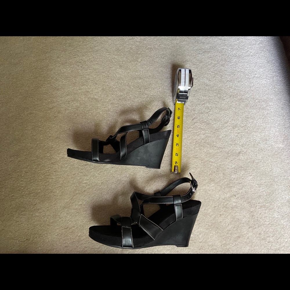 Black Wedges